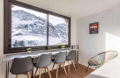 La Mongie Apartment | Renovated studio for 6, south loggia, near slopes, modern amenities