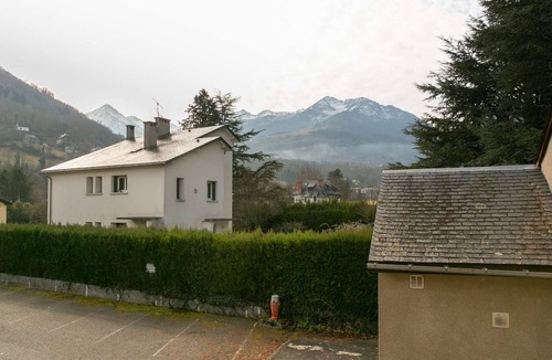 Bourisp Apartment | Renovated studio in Bourisp for 4 with parking and ski locker