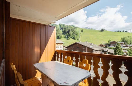 La Clusaz Apartment | Renovated studio near slopes & shops, includes garage
