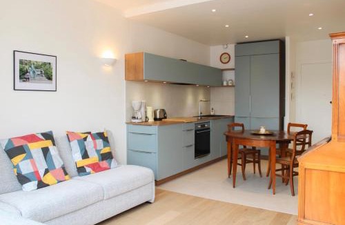 Bois-Colombes Apartment | Renovated studio with quiet balcony