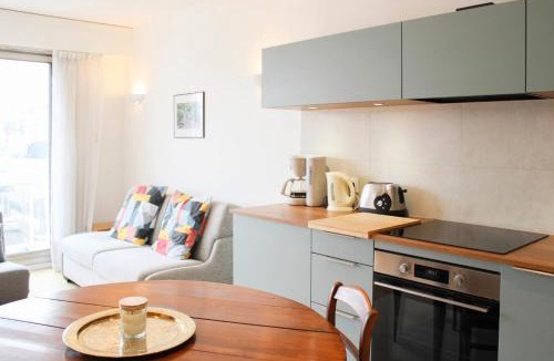 Bois-Colombes Apartment | Renovated studio with quiet balcony