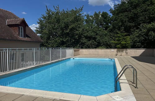 La Roche-Posay Apartment | Renovated T2 with heated pool near Connétable Spa, parking and WIFI