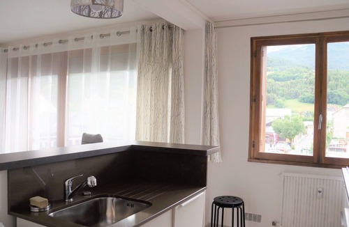 Barcelonnette Apartment | Renovated T3 Apartment in Barcelonnette Center, sleeps 6, balcony