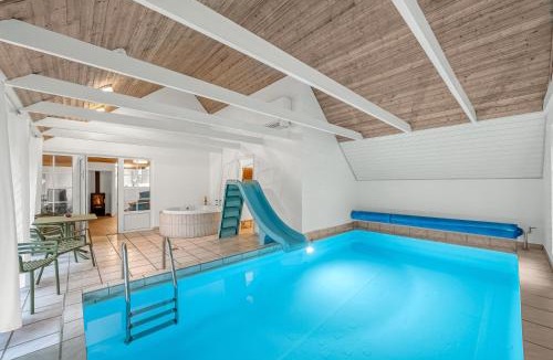 Husby House | Renovated Thatched Pool House By The North Sea For 16 People