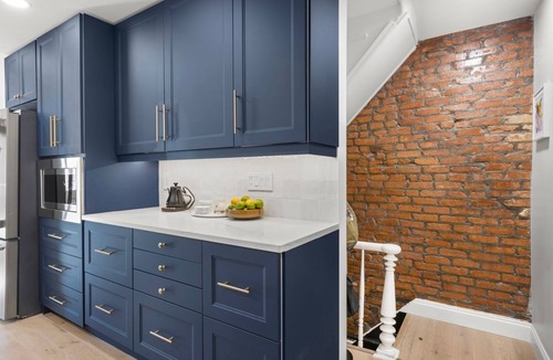 The Village House | Renovated townhome in Downtown Jersey City w Backyard patio