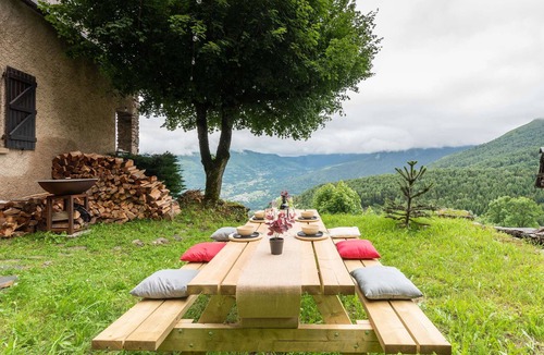 Saint-Lary-Soulan Ski Chalet | Renovated typical chalet in Soulan, 4 bedrooms, 9 pers.