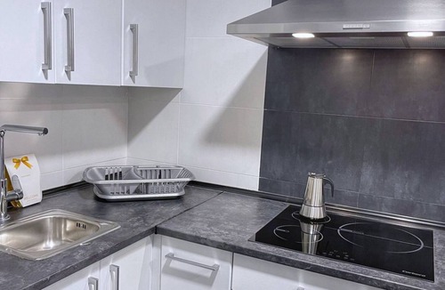Zabala Apartment | Renovated urban flat with work desk and wifi