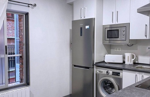 Zabala Apartment | Renovated urban flat with work desk and wifi