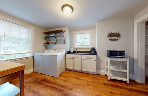 Hunnewell Hill Apartment | Renovated, Victorian, InUnit Laundry, Kitchenette