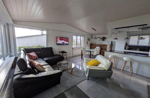 La Neuveville Villa | Renovated Villa with HotTub