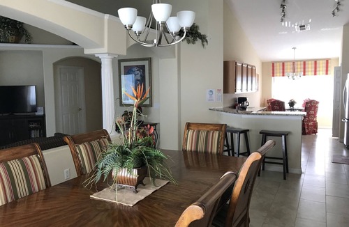 Eagle Pointe South House | Renovated Waterfront 4Bd/2Bth Home w/Pool&Spa 20Min to Disney/Shops/Universal