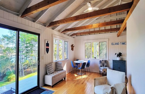 Isle of Springs House | Renovated Westport Island Retreat: 180° Water Views, Shared Dock & Dog Friendly!