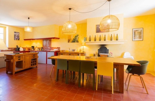 Trebes House | Renovated Winegrower's House with Shared Pool, Wi-Fi & AC in the Heart of the Vineyards