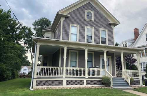 Middletown House | Rent A Room In A Spacious Victorian