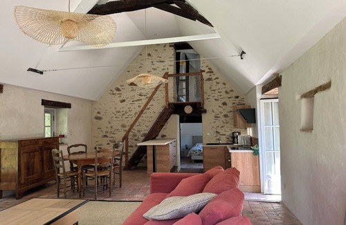 Saint-Denis-d'Anjou House | Rent domain : 3 houses, 17 beds, swimming pool, wood, pond