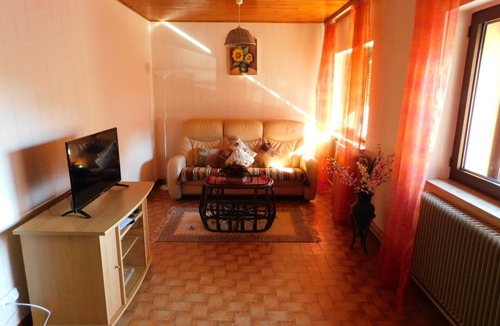 Ostheim Apartment | Rent gite in Ostheim, furnished on the 1st floor of an independent annex classified *