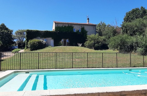Fons-sur-Lussan House | Rent house in charming village - sleeps 11 - Uzès (30)