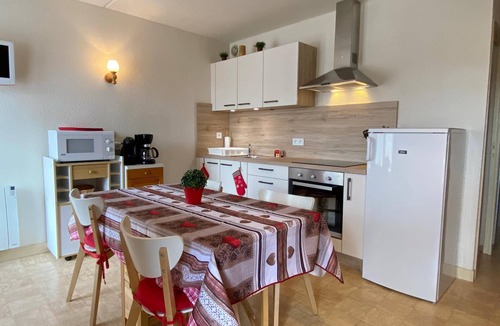 Premanon Apartment | Rent nature Studio