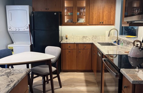 Palm Valley House | Rent or stay longer, Playtheyards.com, beach & dining get away!