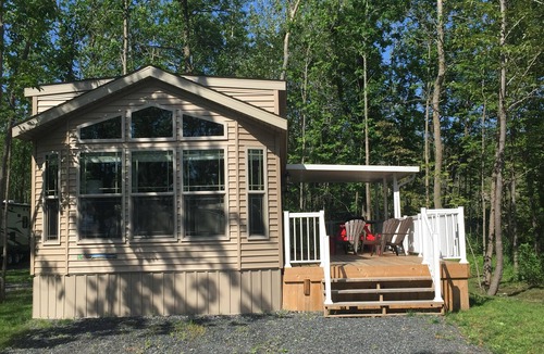 Spanish Cottage | RENT OUR LUXURIOUS PARK MODEL COTTAGE