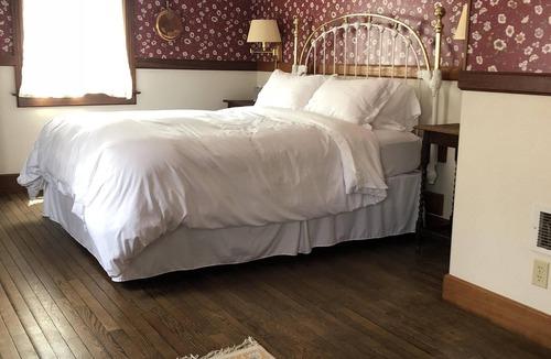 Dorrington Cabin | Rent The Entire Historic Dorrington Hotel - family retreats, friends getaway
