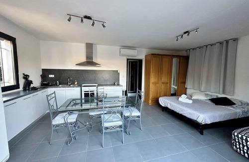 La Crau Apartment | Rental air-conditioned studio var