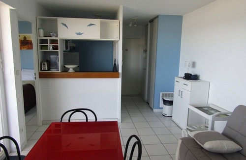 La Cote Radieuse Apartment | Rental apartment F2 calm facing the sea direct beach access Canet-en-Roussillon