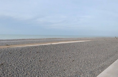 Cayeux-sur-Mer Apartment | Rental apartment facing the sea (Cayeux-sur-Mer) Baie de Somme