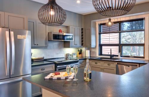 Tremblant-Les-Eaux Ski Chalet | Rental condo Tremblant-les-Eaux