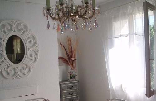 Narbonne Apartment | Rental in a house surrounded by vineyards near Narbonne and shops