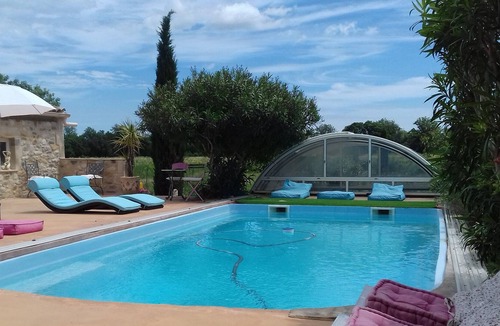 Narbonne Apartment | Rental in a house surrounded by vineyards near Narbonne and shops