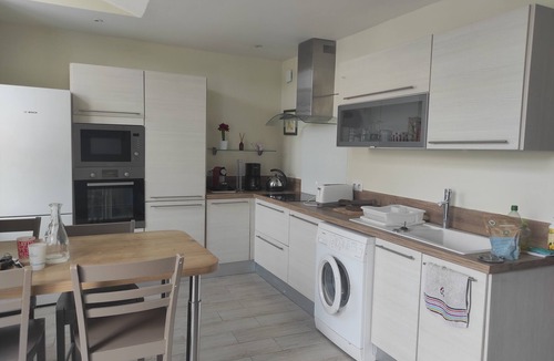 Salies-de-Bearn Apartment | Rental T3 Furnished Salies de Béarn hyper Center, special price curists.