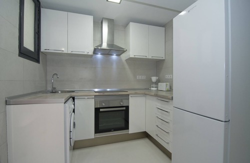 El Cabanyal Apartment | Rental unit in Valencia · ★4.86 · 3 bedrooms · 5 beds · 1 bath