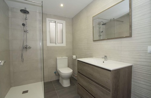 El Cabanyal Apartment | Rental unit in Valencia · ★4.86 · 3 bedrooms · 5 beds · 1 bath