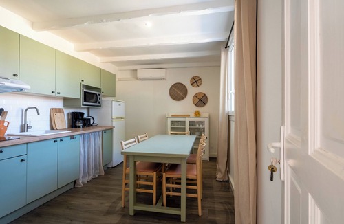 L'Isle-sur-la-Sorgue House | Rental with pool in a quiet setting