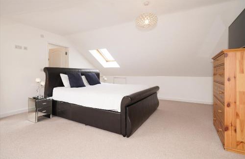 Chesterfield House | RentMySpaHomeDOTcoDOTuk
