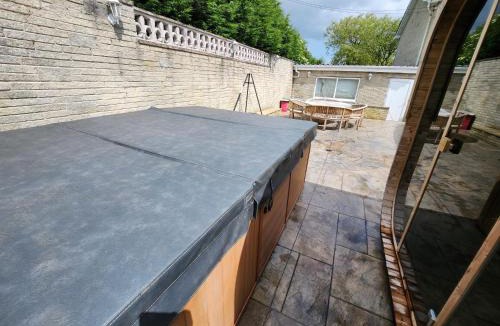 Ridgeway House | RentMySpaHomeDOTcoDOTuk