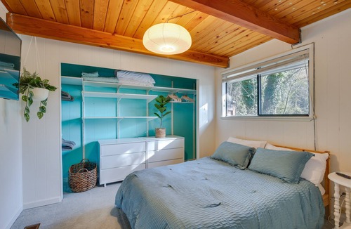 East Renton Highlands House | Renton Home w/Fire Pit & Nearby Lake Access!