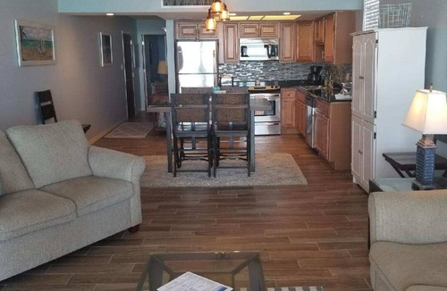 Indian Rocks Beach Condo | Reopened Paradise! Save on 14 Nights – Ocean View, Balcony & Private Beach!