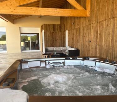 Lussac Apartment | Repaire - Le Repaire de Maltus "Gîtes & Spa"