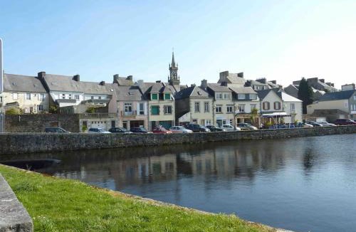 Huelgoat House | repos en forêt