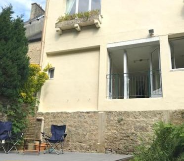 Huelgoat House | repos en forêt