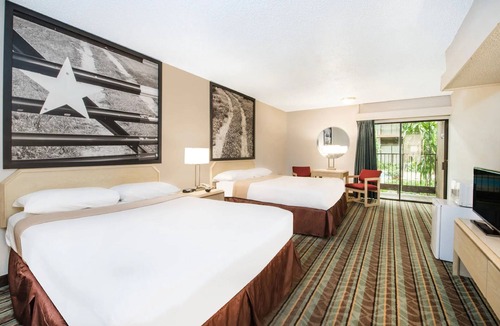 Ozona Hotel | Republic Hotel of Ozona