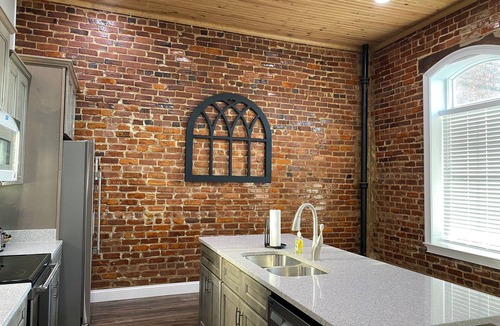 LaFayette Apartment | Repurposed space upstairs on LaFayette Square