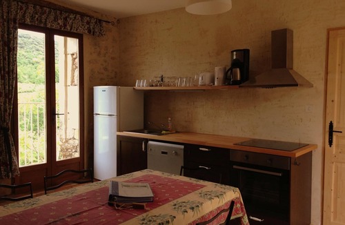 Saint-Andre-de-Roquepertuis Apartment | Residence de l'Acacia - House