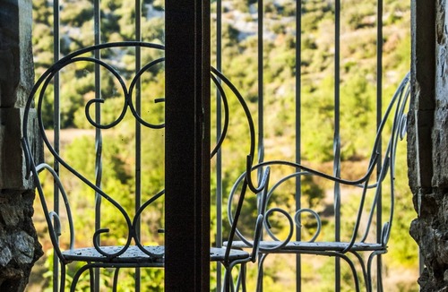 Saint-Andre-de-Roquepertuis Apartment | Residence de l'Acacia - House