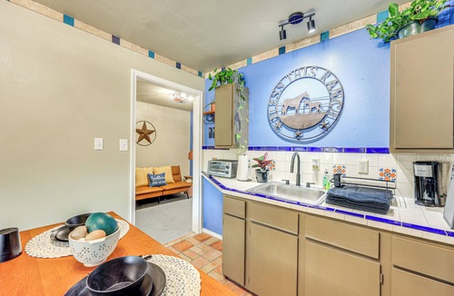 Bulverde Apartment | Rescue Ranch Retreat w/Goats, Horses & Chickens!