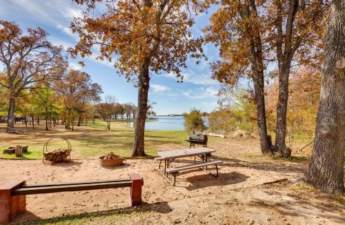 Cayuga Apartment | Reservoir Access: Pet-Friendly Kerens Cabin!