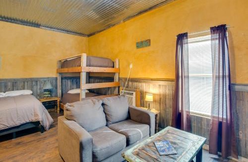 Cayuga Apartment | Reservoir Access: Pet-Friendly Kerens Cabin!
