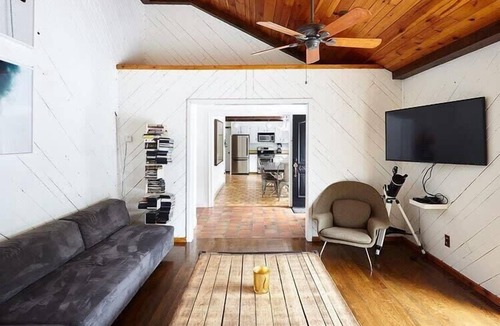 Town of Colchester Cabin | Reservoir House - Stylish and Peaceful in Roscoe